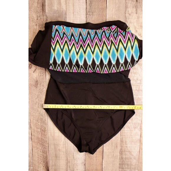 Kim Rogers Strapless‎ Black Geometric One Piece Skirted Swimsuit SMALL Poolcore - Picture 6 of 9